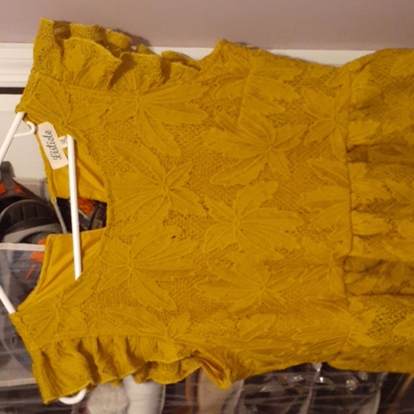 Top - Picture 3 of 3